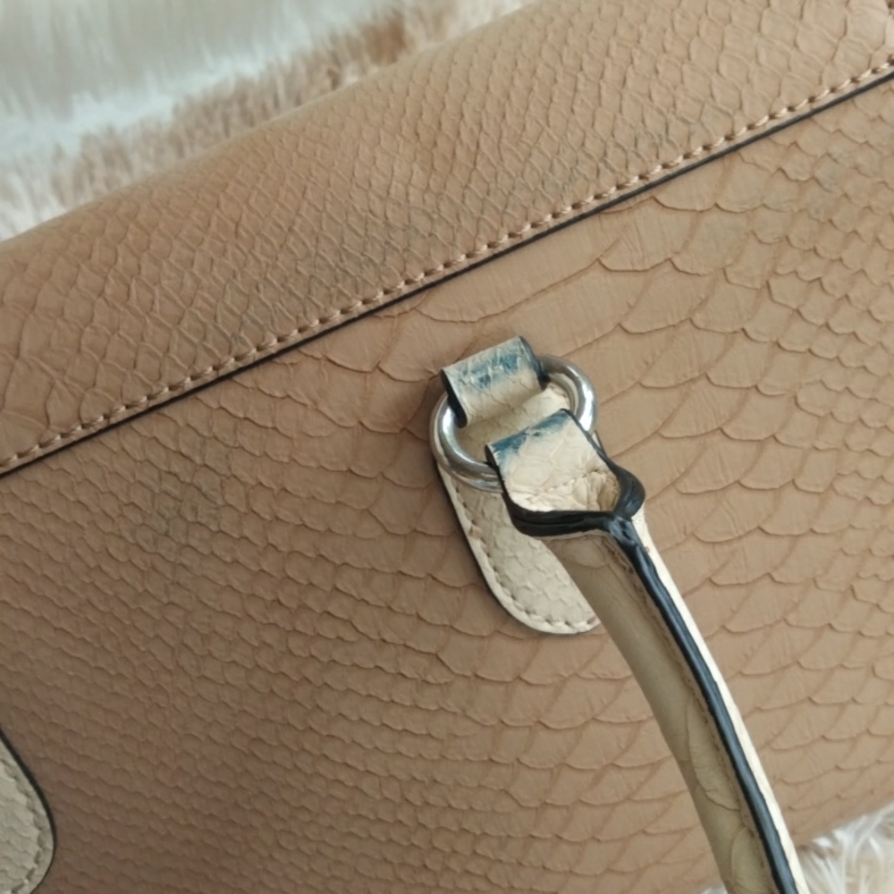 GUESS Handbag - Picture 5 of 8